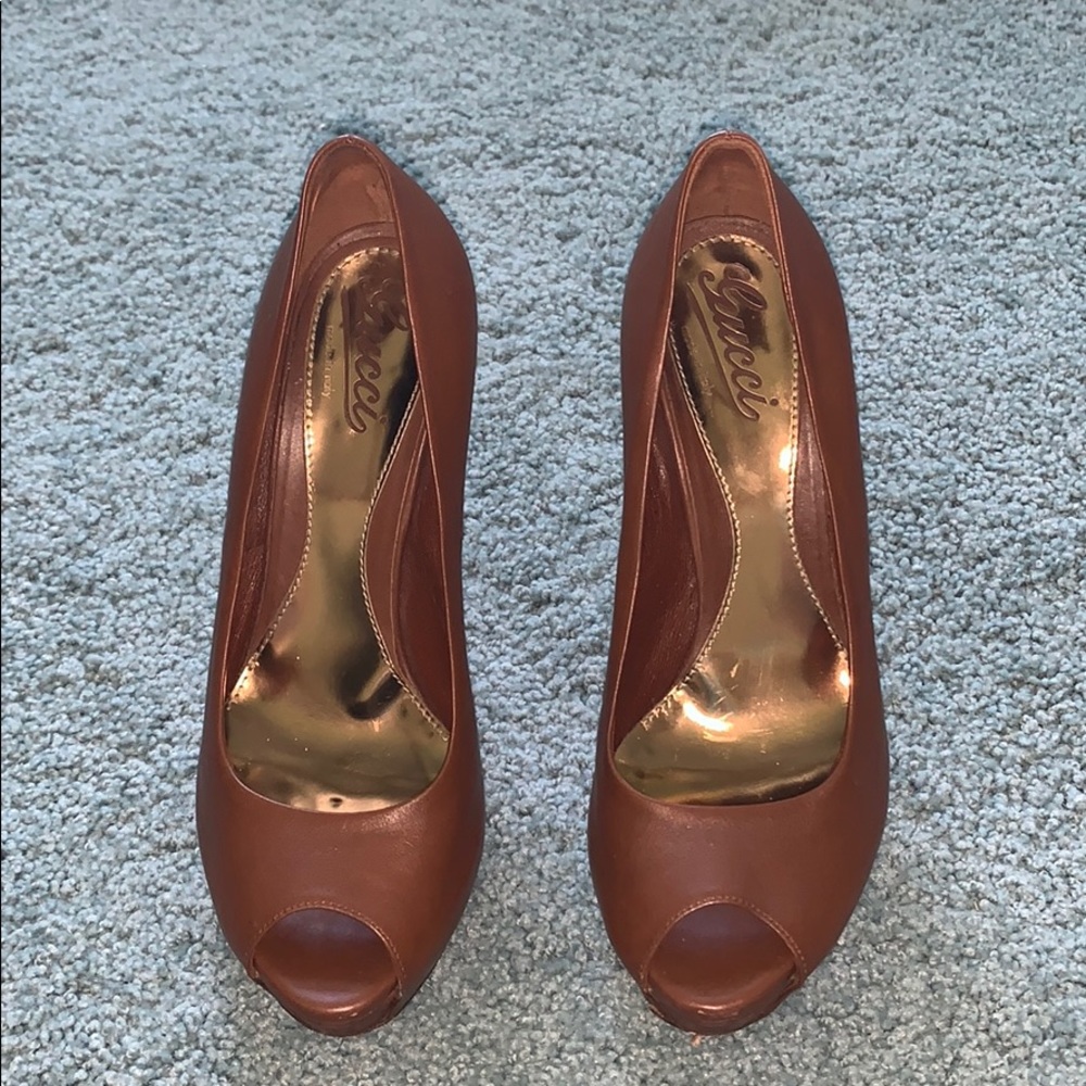 AUTHENTIC Gucci Sofia Brown & Gold Pumps open toe